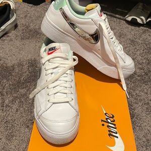 Nike Blazer Low Platform womens size 7.5
